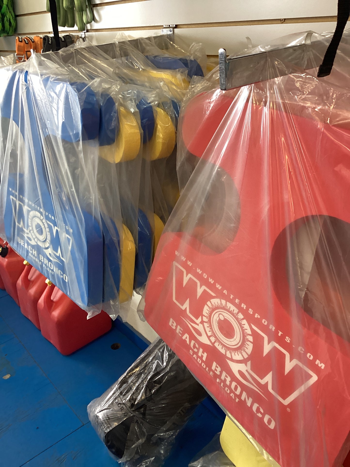 saddle float (colour blue & Red)