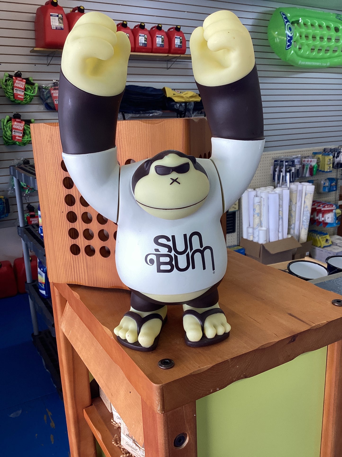 sun bum gorrila (9 Figure)