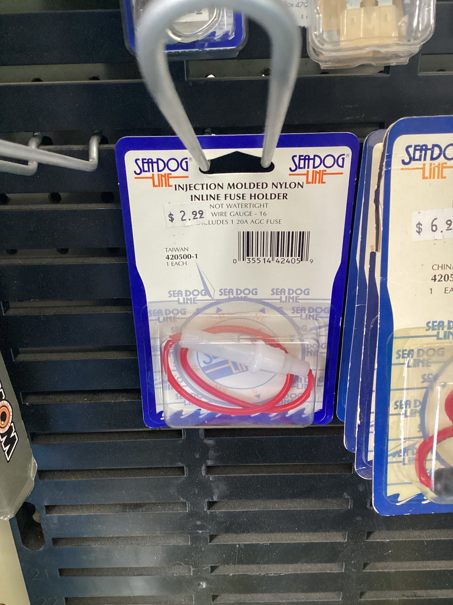 Injection molded nylon inline fuse holder